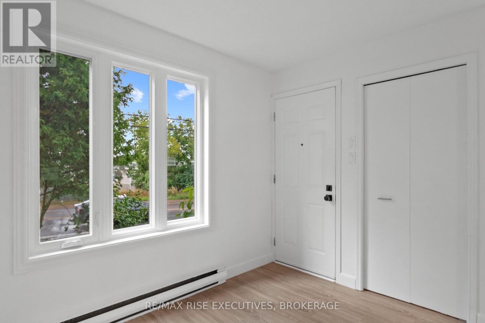 426 MONTREAL STREET - Image 4