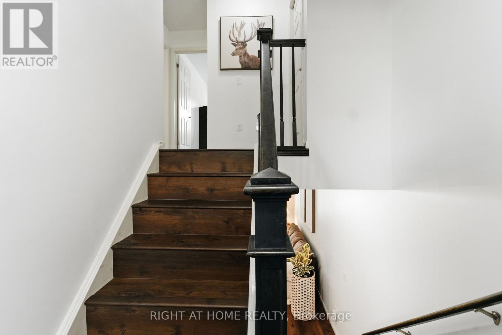 #7 582 HYDE PARK ROAD - Image 12