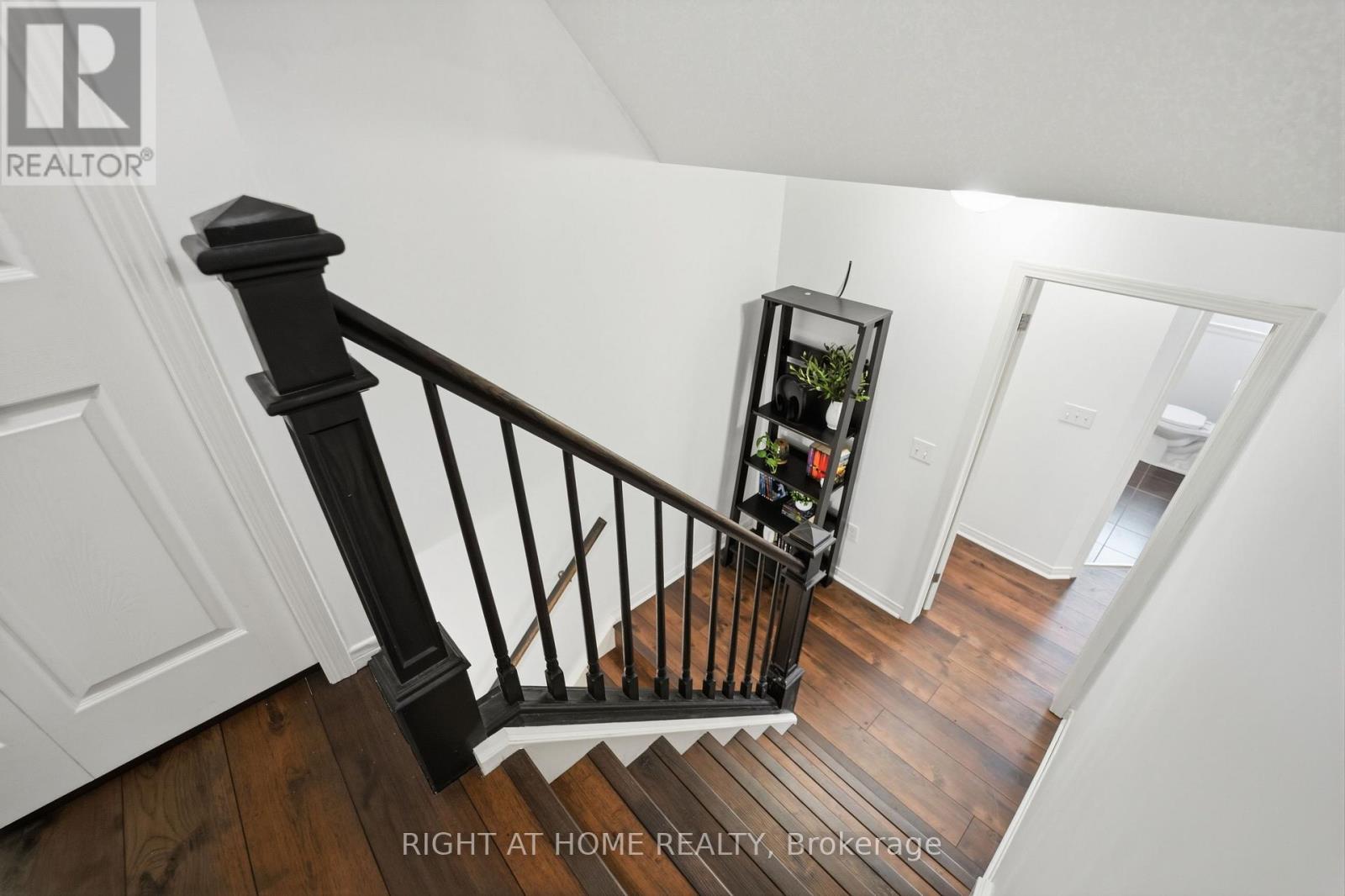 #7 582 HYDE PARK ROAD - Image 22