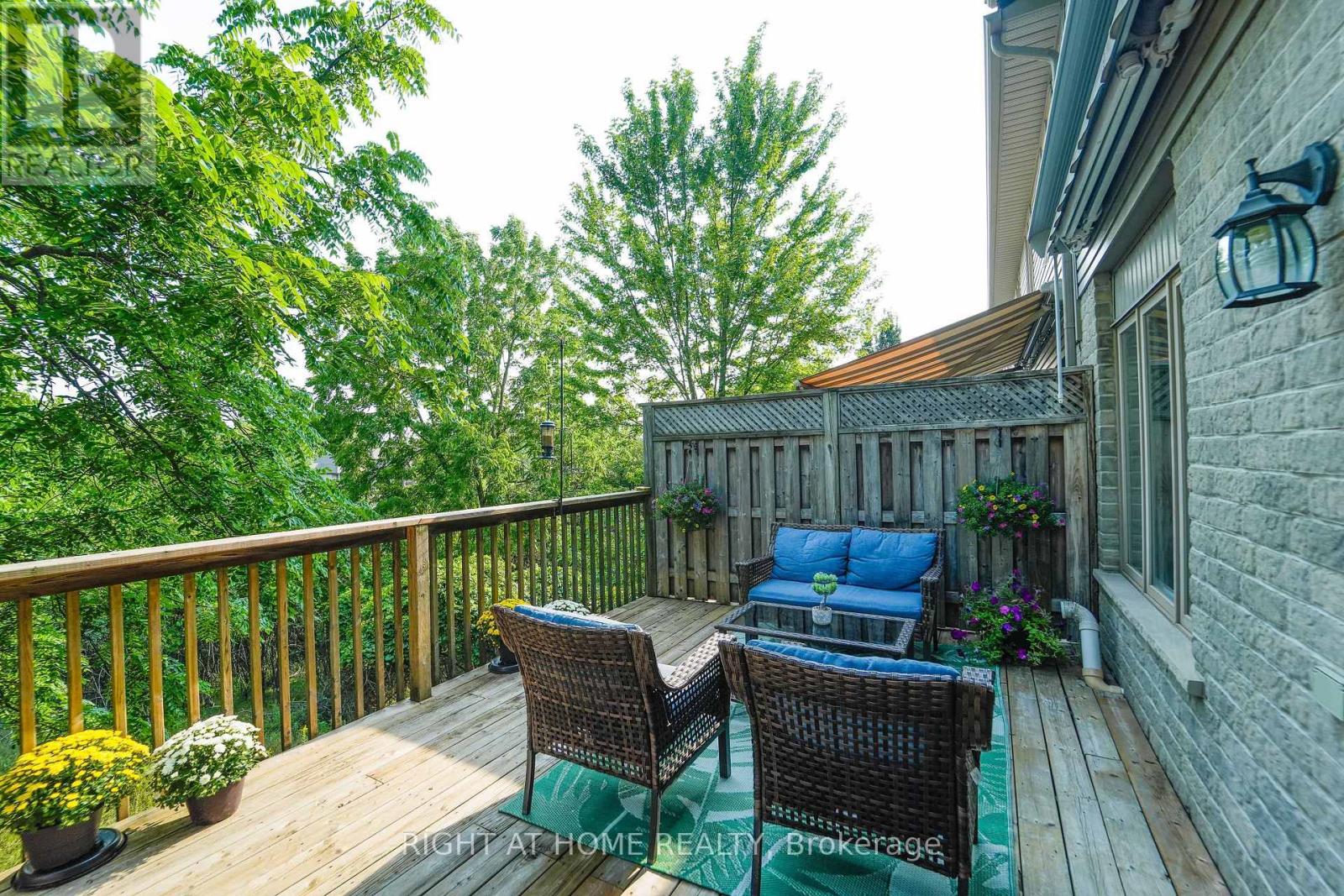 #7 582 HYDE PARK ROAD - Image 27