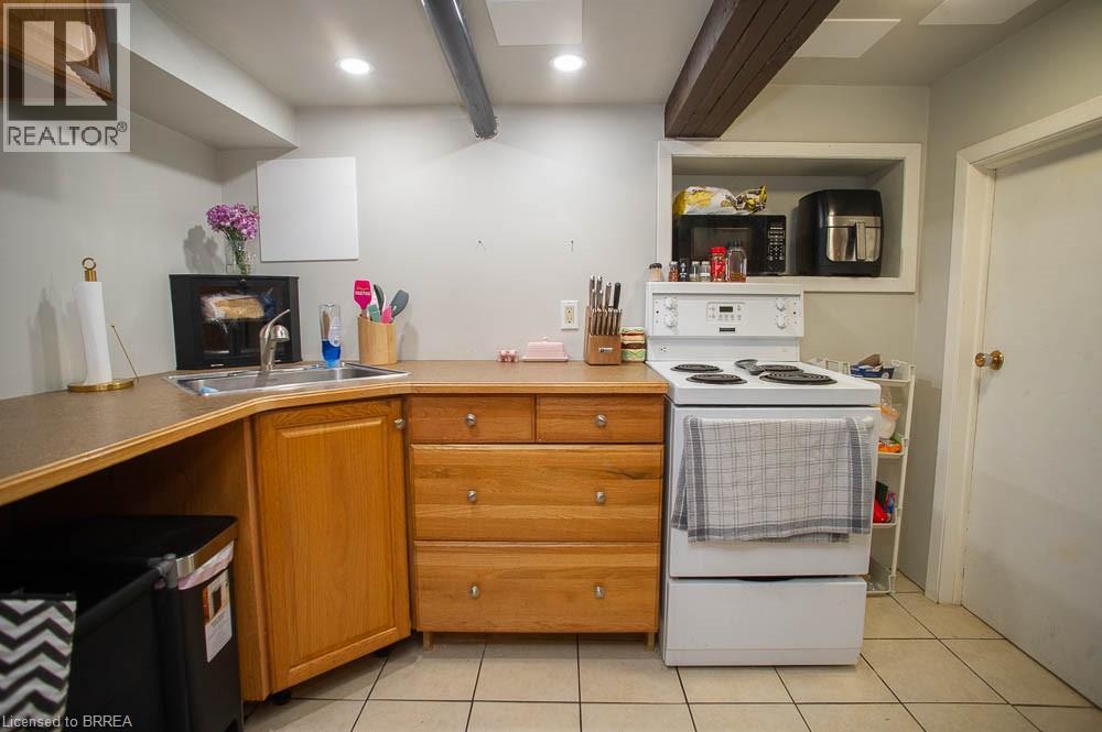 162 GRAND RIVER Street N - Image 36