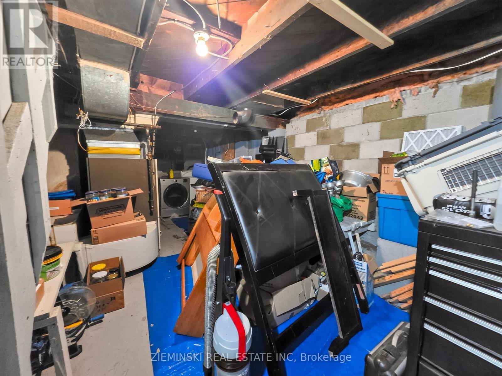 112 DUNCAN AVENUE S - 10