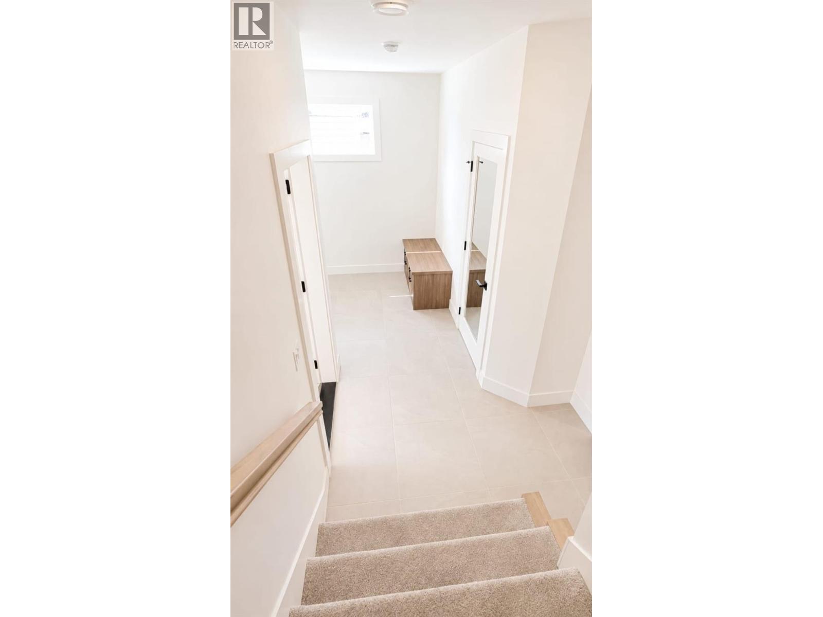 #1 304 Sumac Road - 32