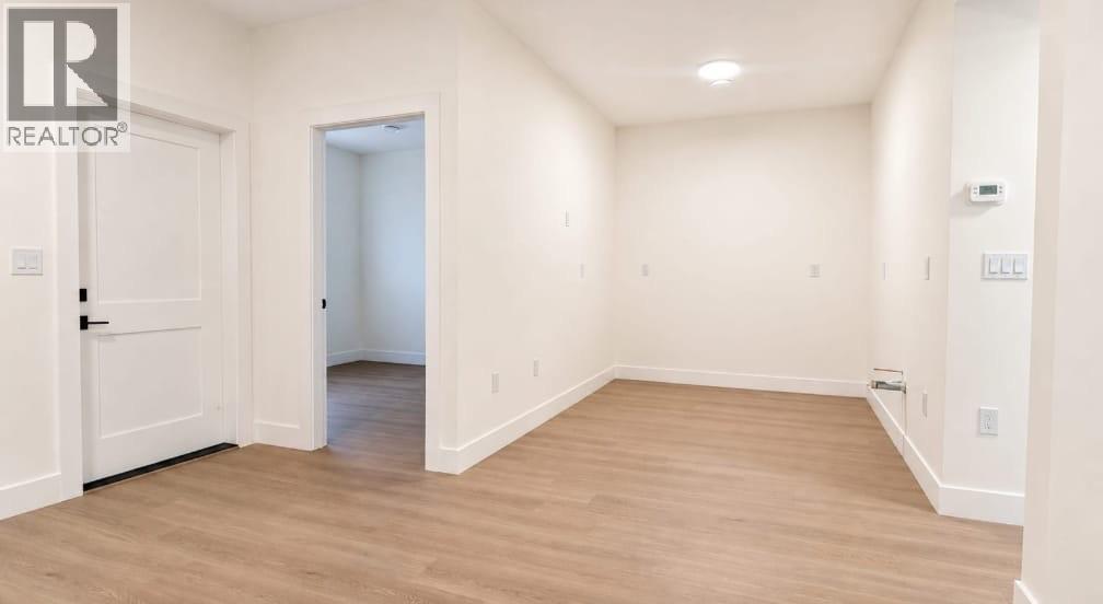 #1 304 Sumac Road - 33
