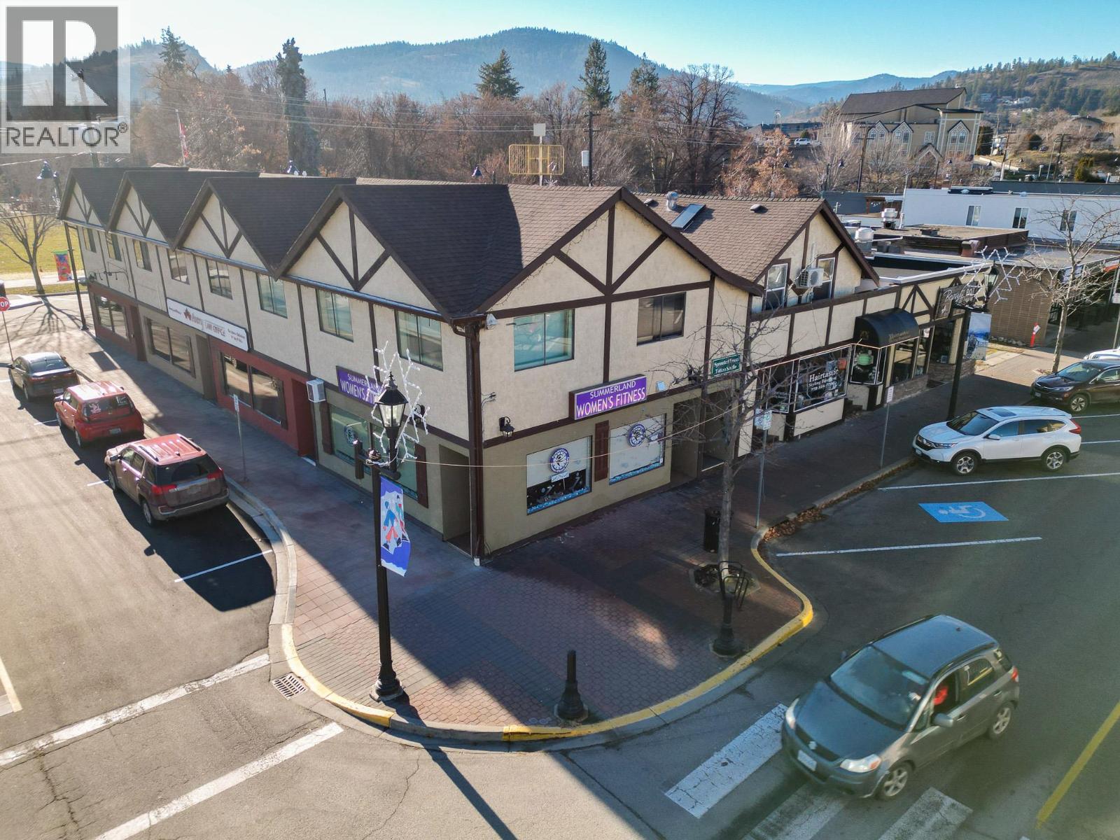9901 Main Street, Summerland