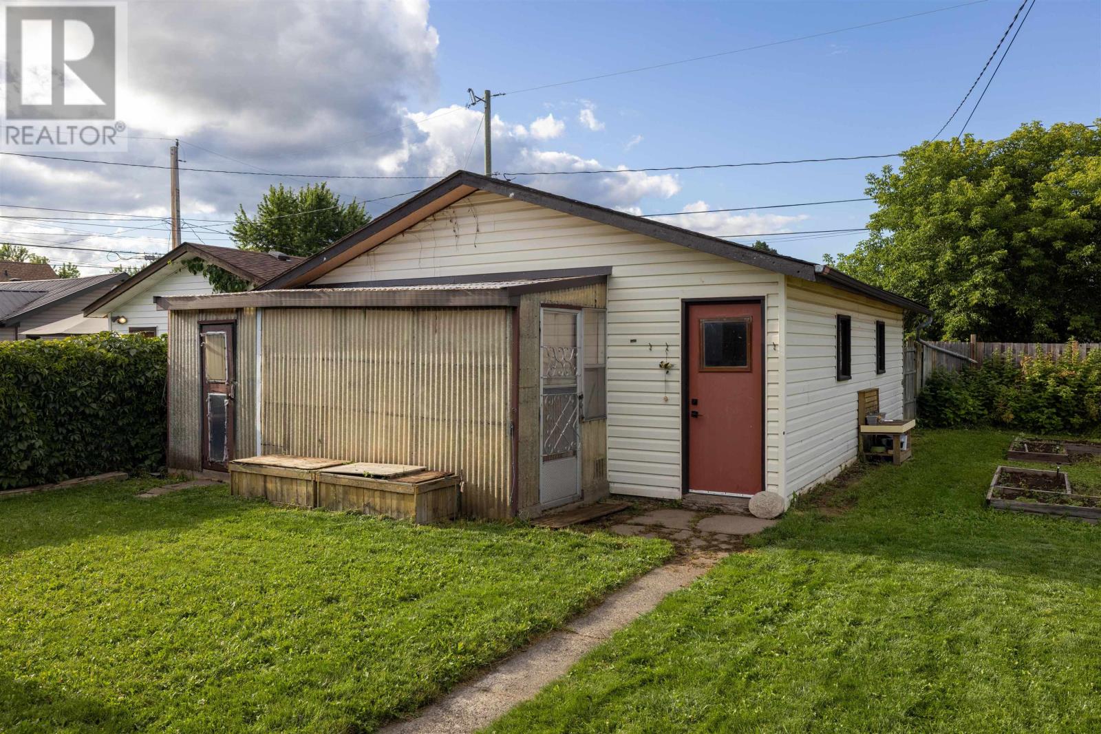 115 Mary ST E - Image 28