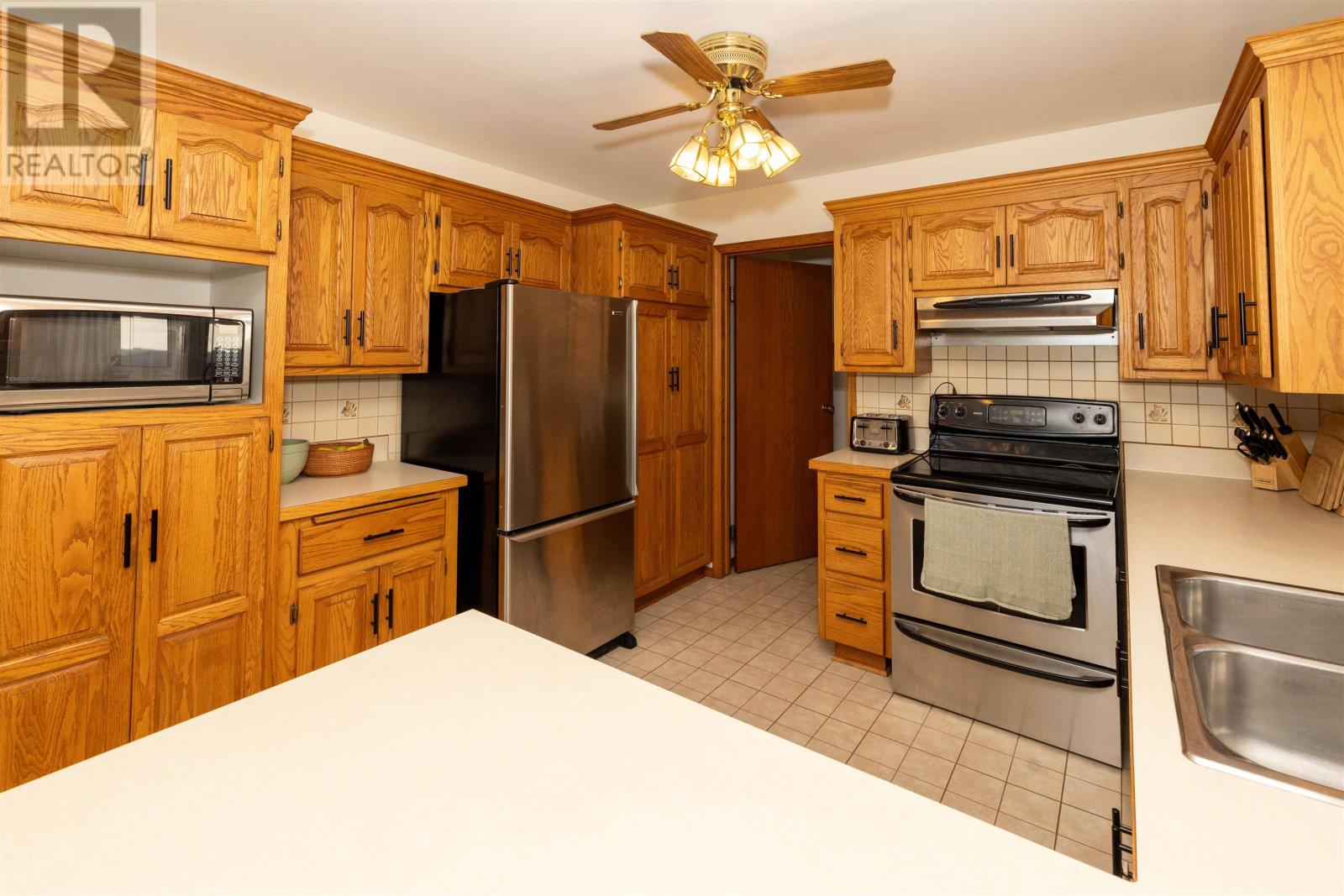 115 Mary ST E - Image 7