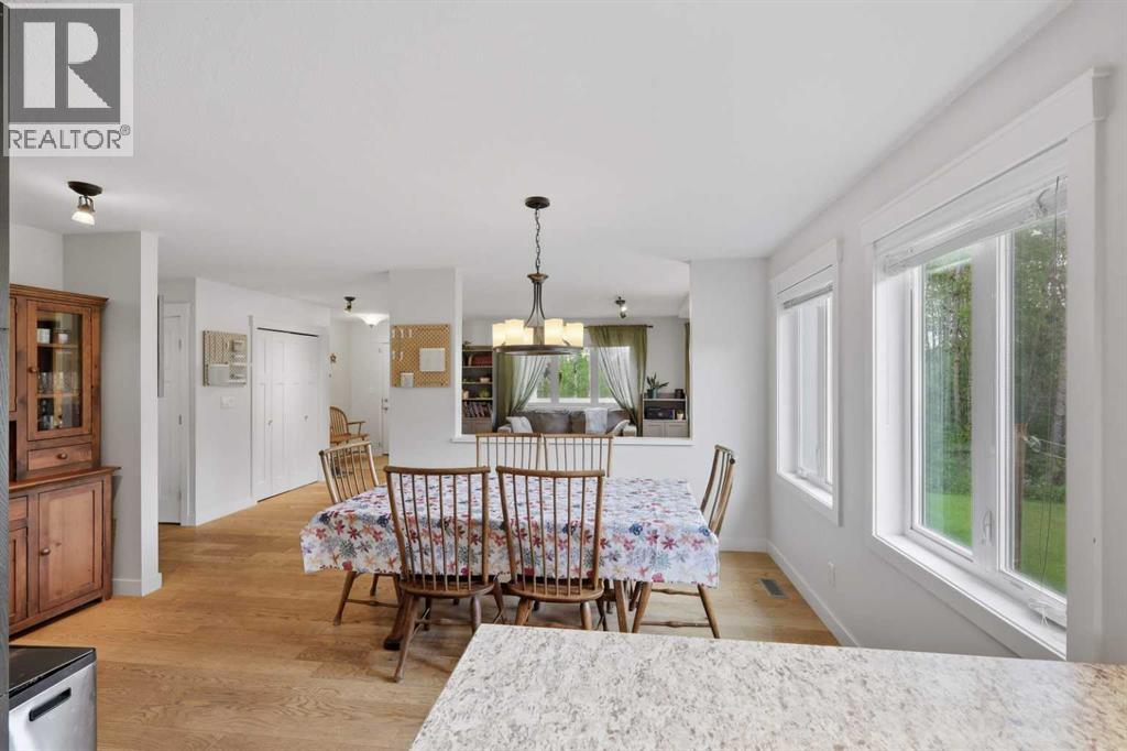 424024 Range Road 14A - Image 8