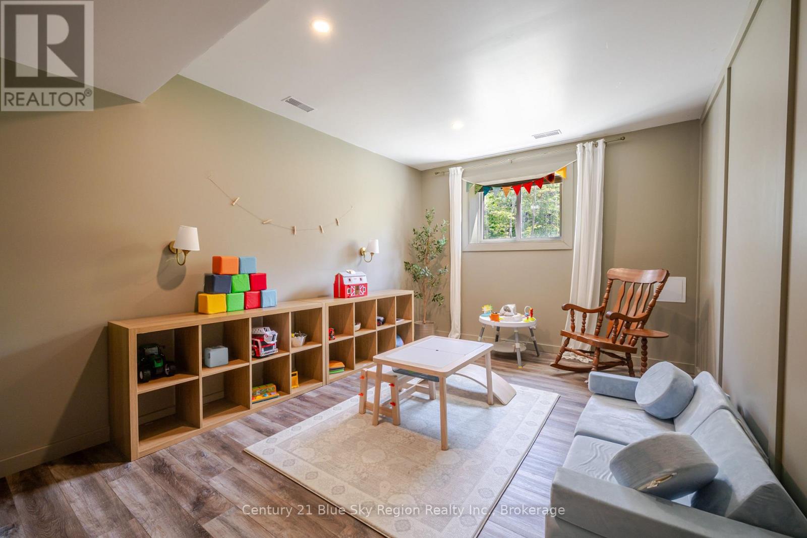 25 ASTOR STREET S - Image 31