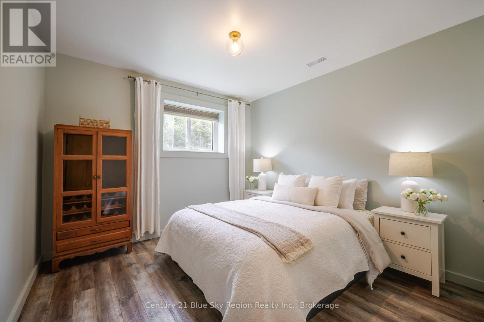 25 ASTOR STREET S - 34