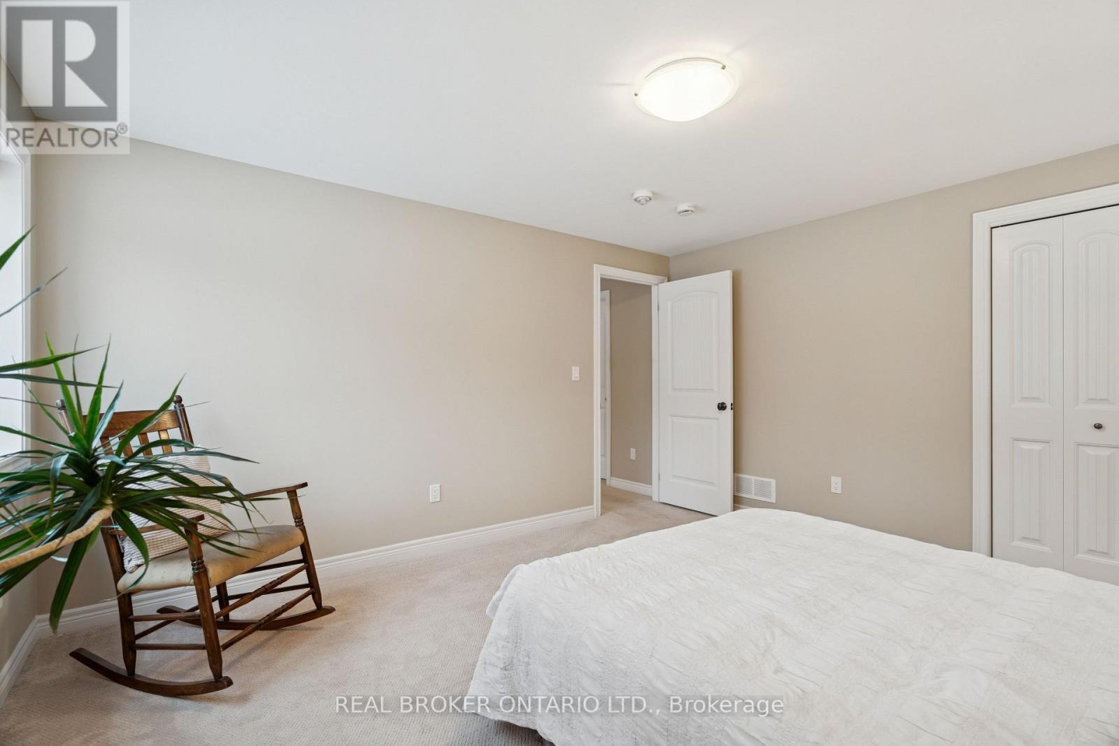 10 CHESTNUT DRIVE - Image 36