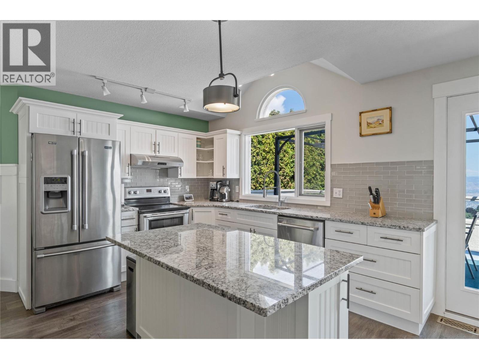 961 GREYSTONE Crescent - 15