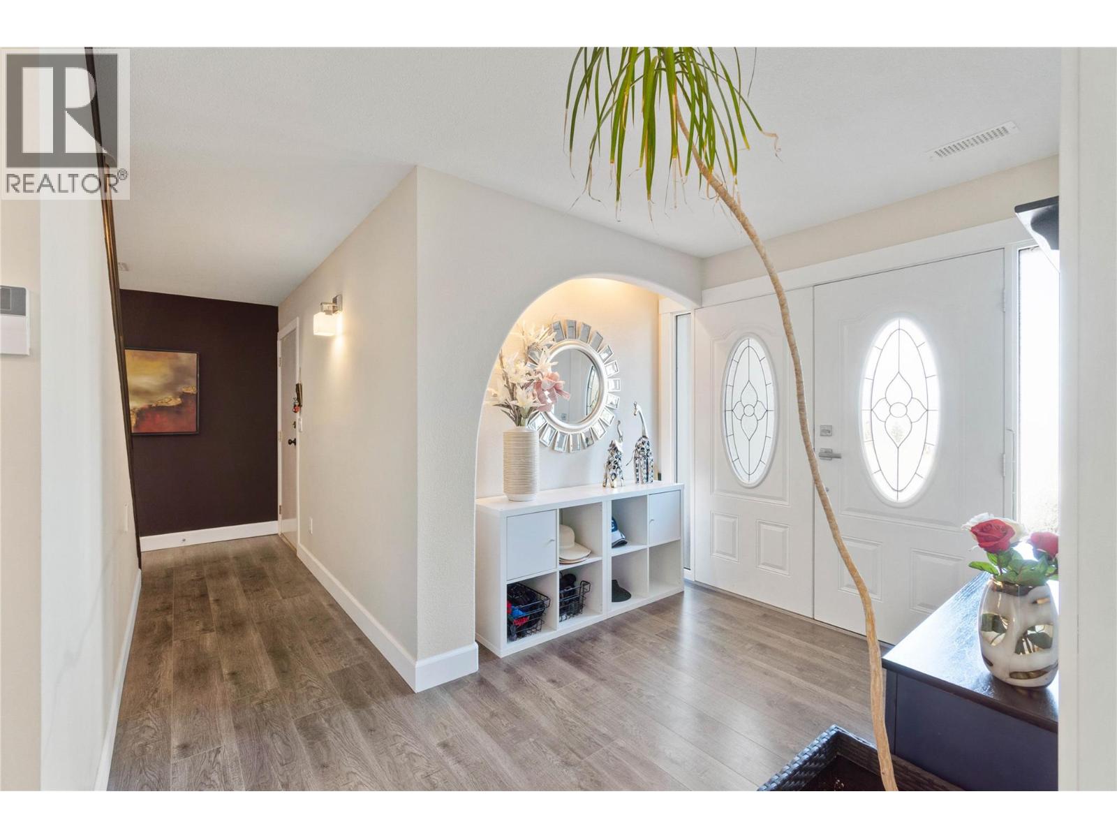 961 GREYSTONE Crescent - 2