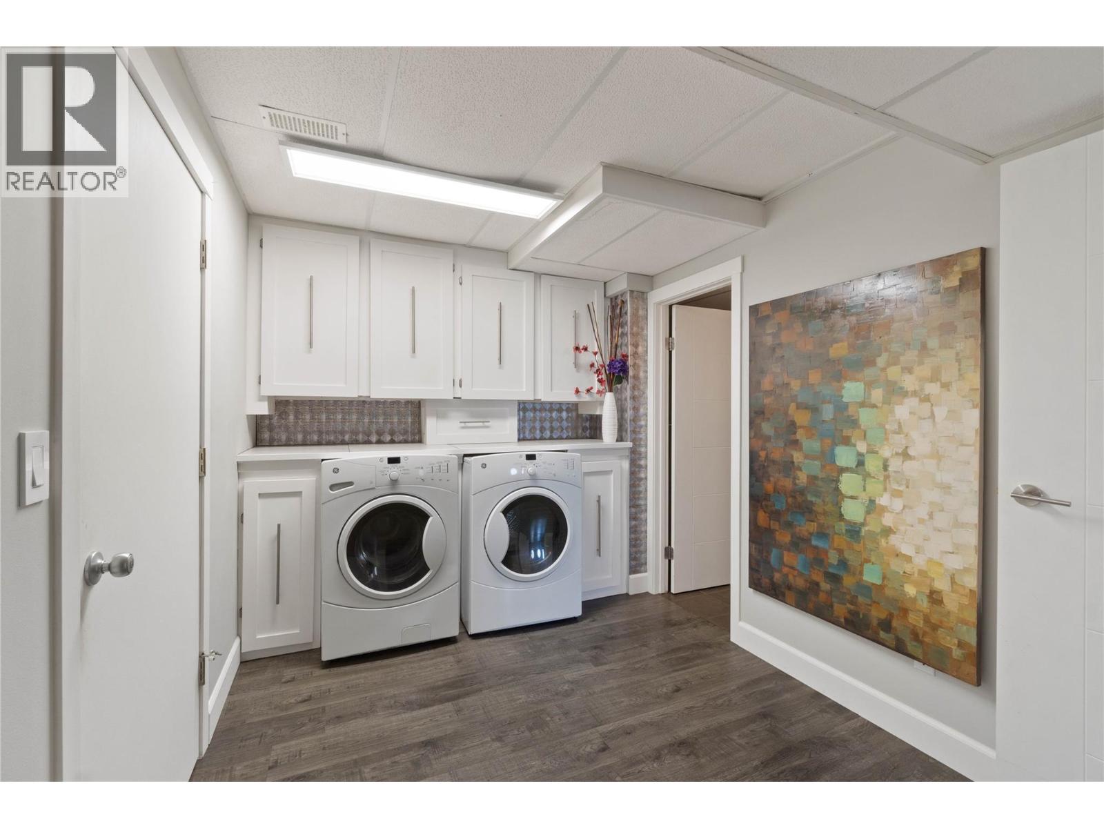 961 GREYSTONE Crescent - Image 30