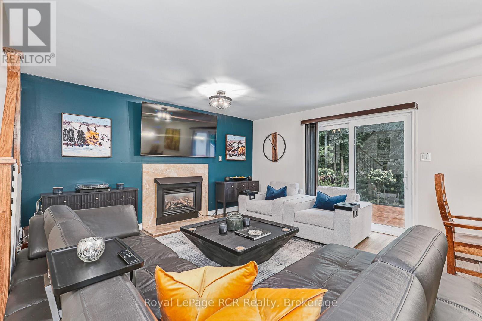 #406 12 DAWSON DRIVE - 13
