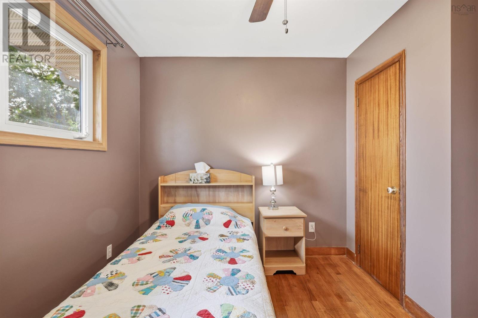 Property 23 of 49 of 8 Windward Avenue
