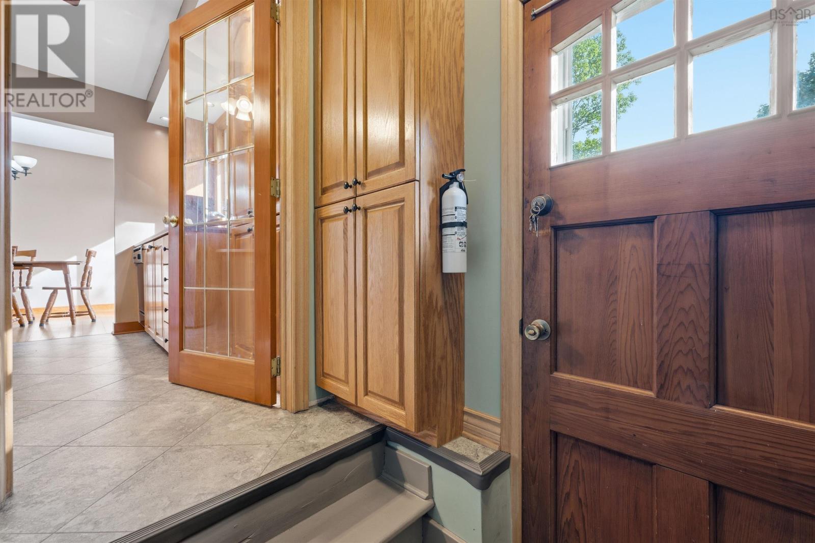 Property 30 of 49 of 8 Windward Avenue