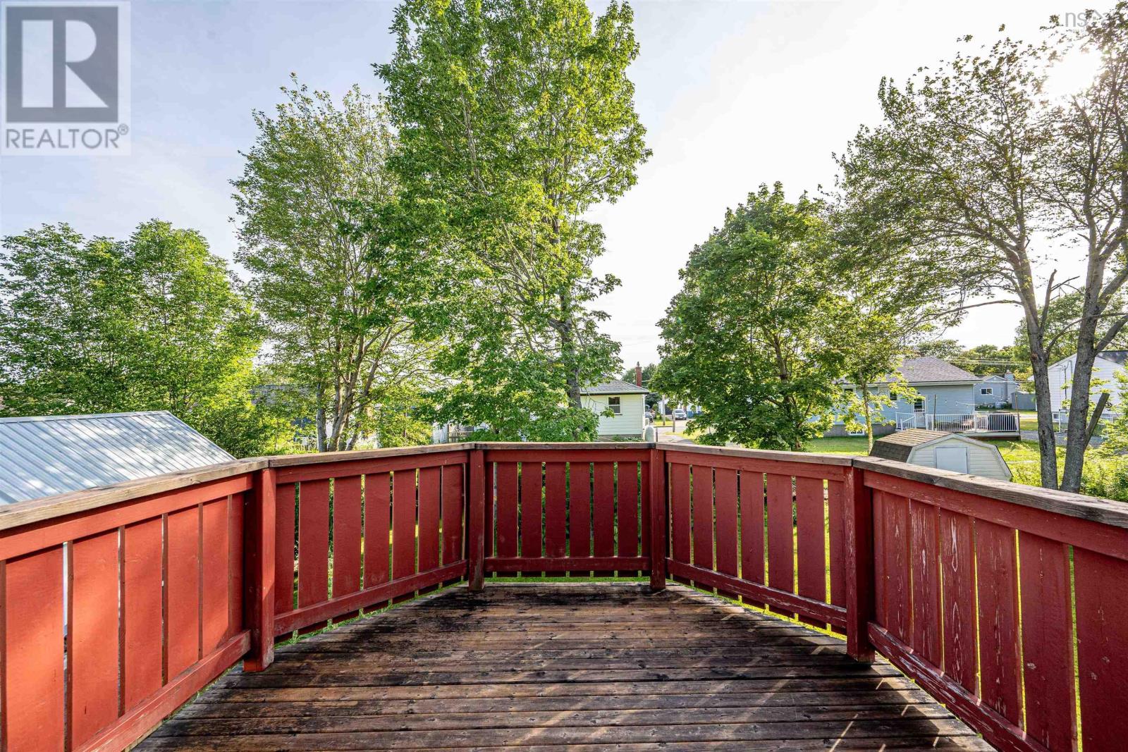 Property 41 of 49 of 8 Windward Avenue