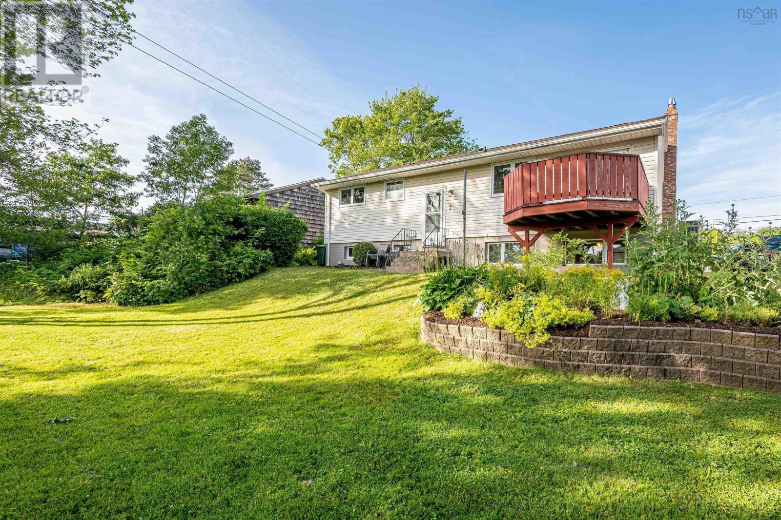 Property 44 of 49 of 8 Windward Avenue