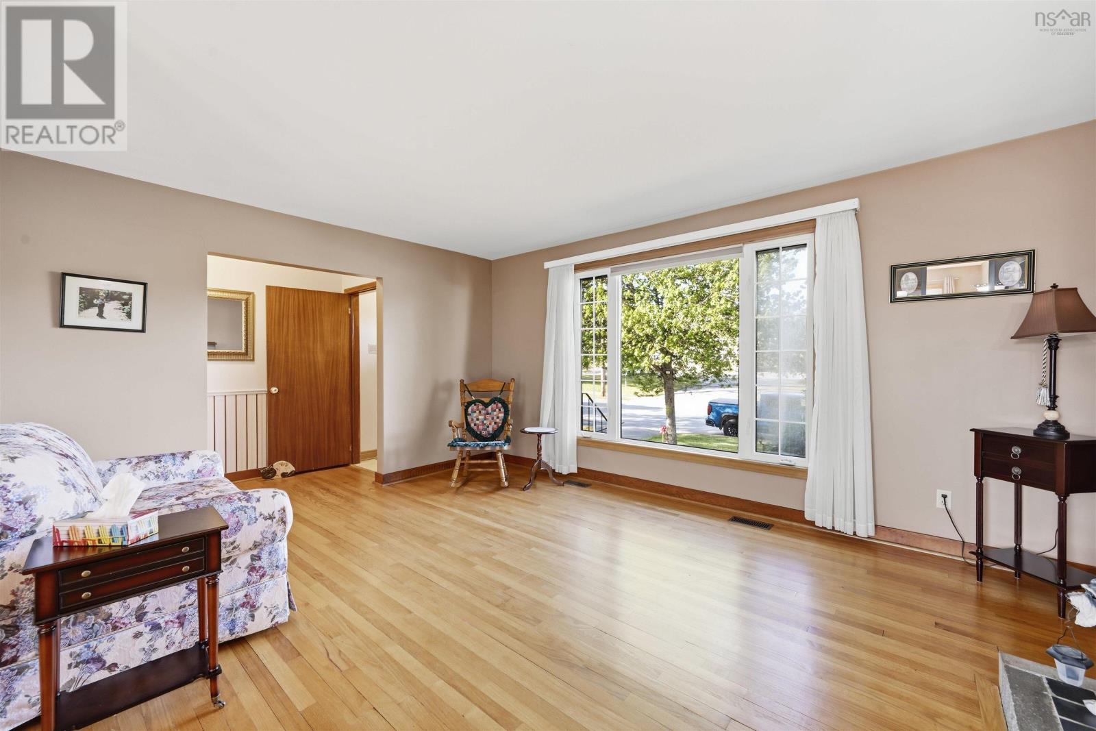 Property 8 of 49 of 8 Windward Avenue
