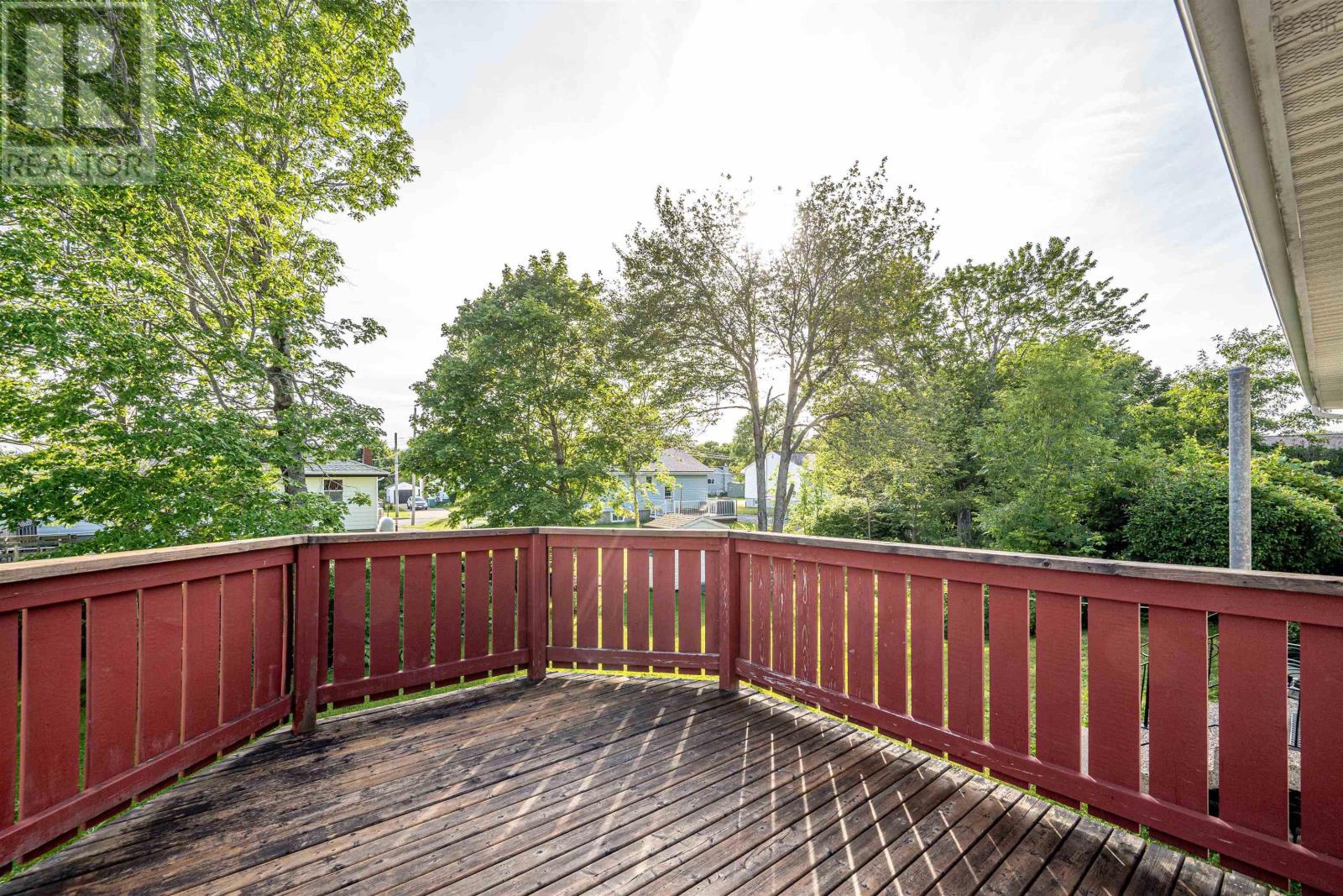 Property 40 of 49 of 8 Windward Avenue