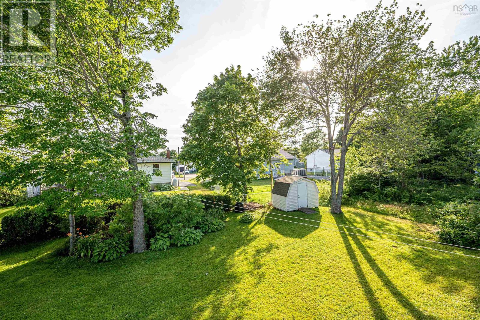 Property 49 of 49 of 8 Windward Avenue