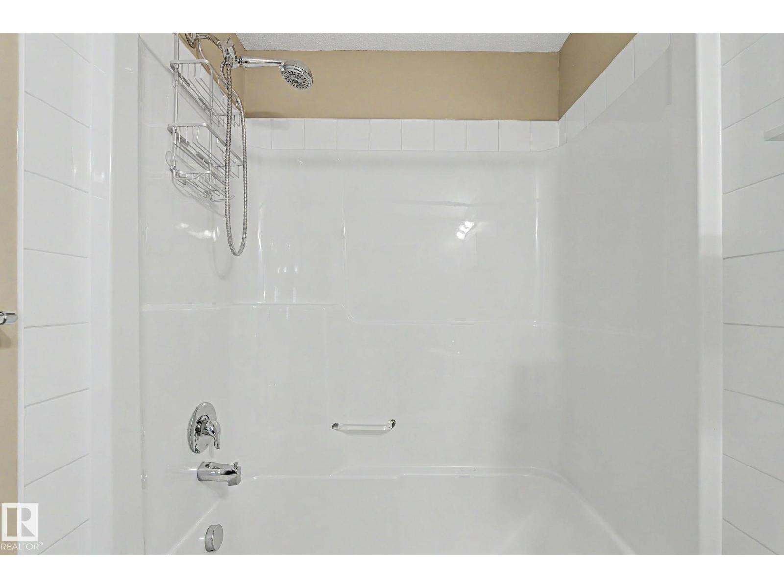 #11 8602 SOUTHFORT BV - 28