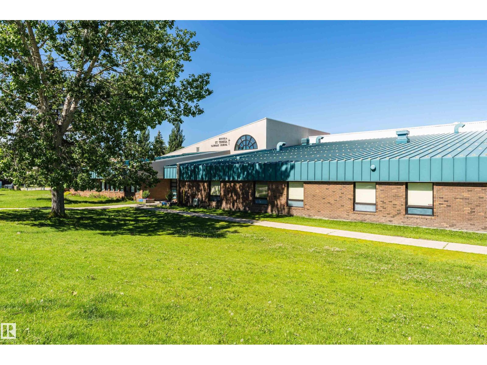 2412 115 ST NW - 75
