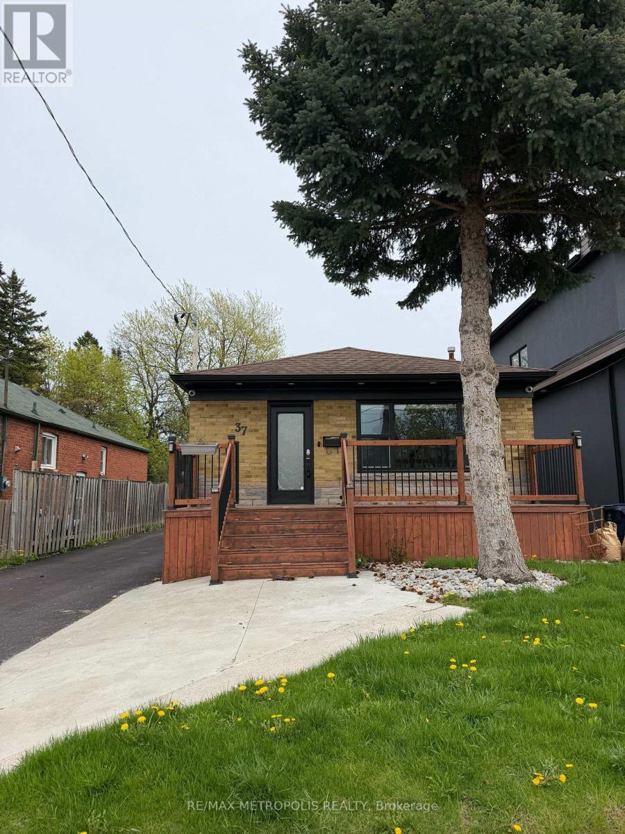 37 LYNVALLEY CRESCENT - 1