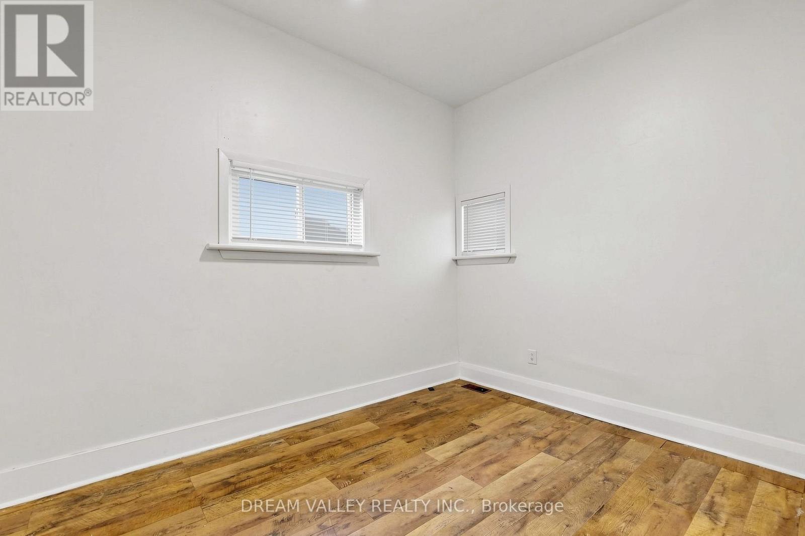 47 LAUREL AVENUE - 13