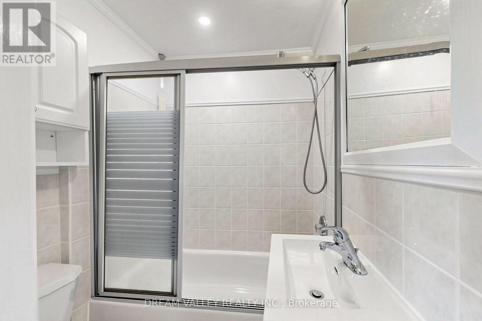 47 LAUREL AVENUE - 18
