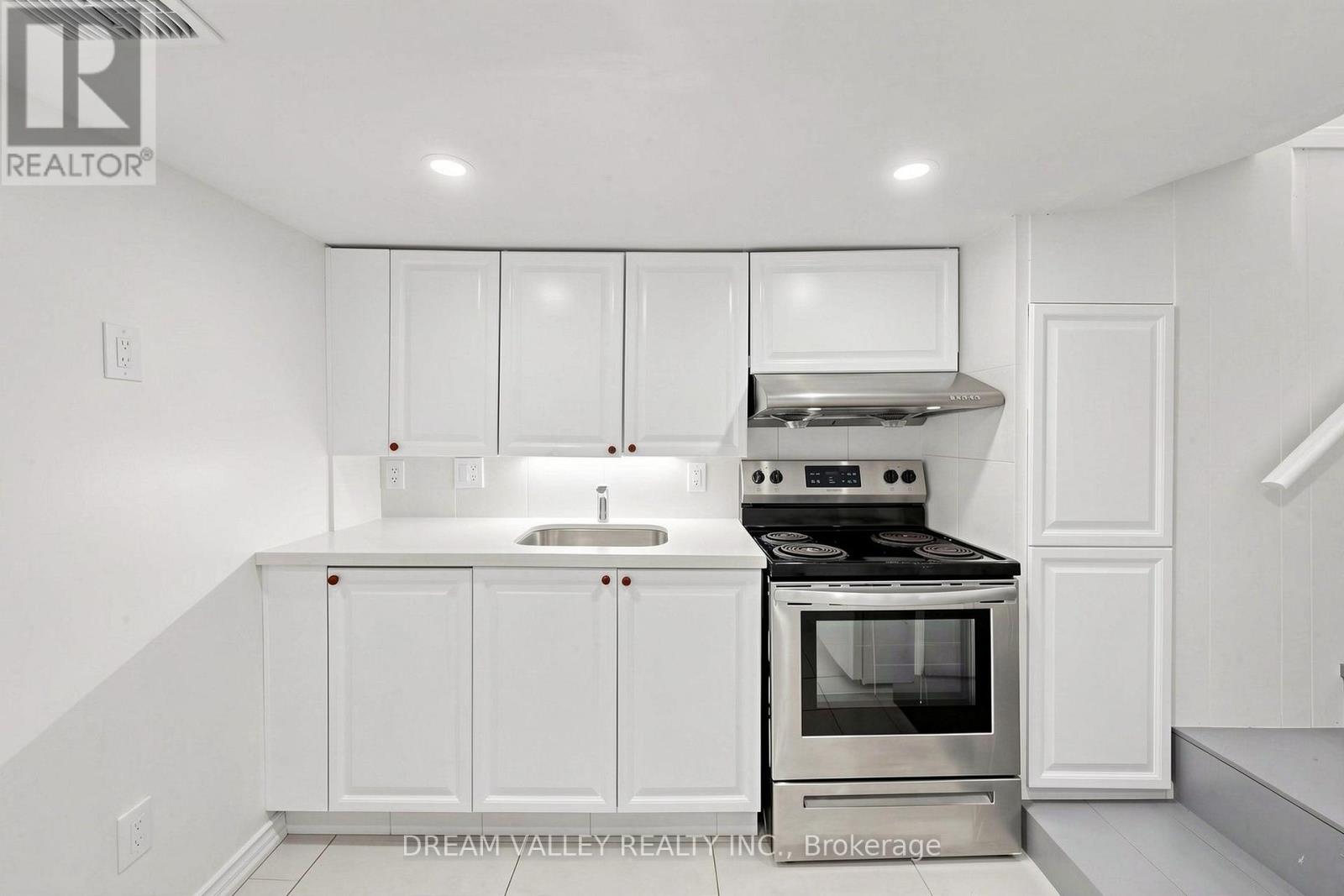 47 LAUREL AVENUE - 19