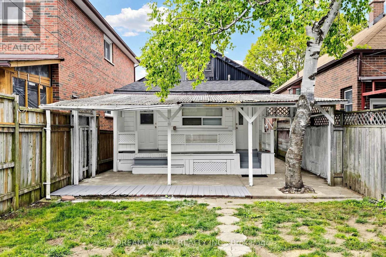 47 LAUREL AVENUE - 28