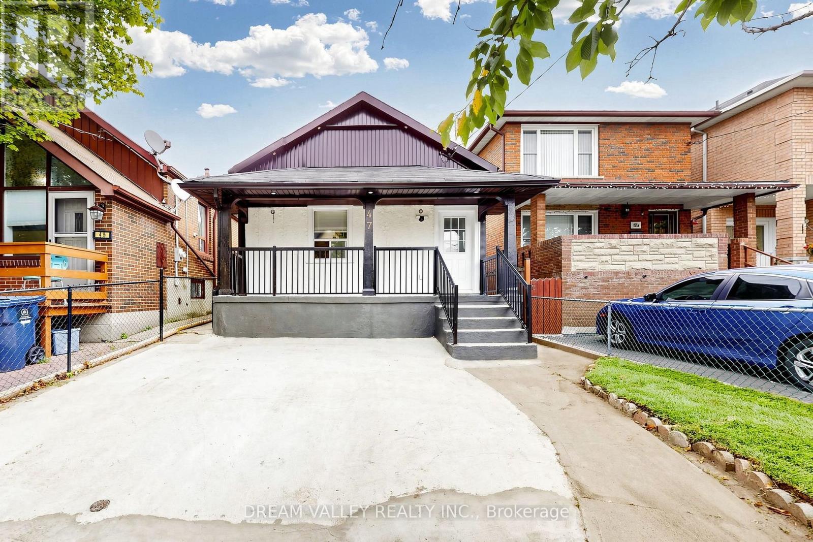 47 LAUREL AVENUE - 4