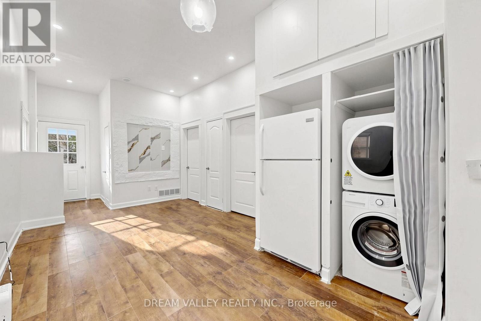 47 LAUREL AVENUE - 7