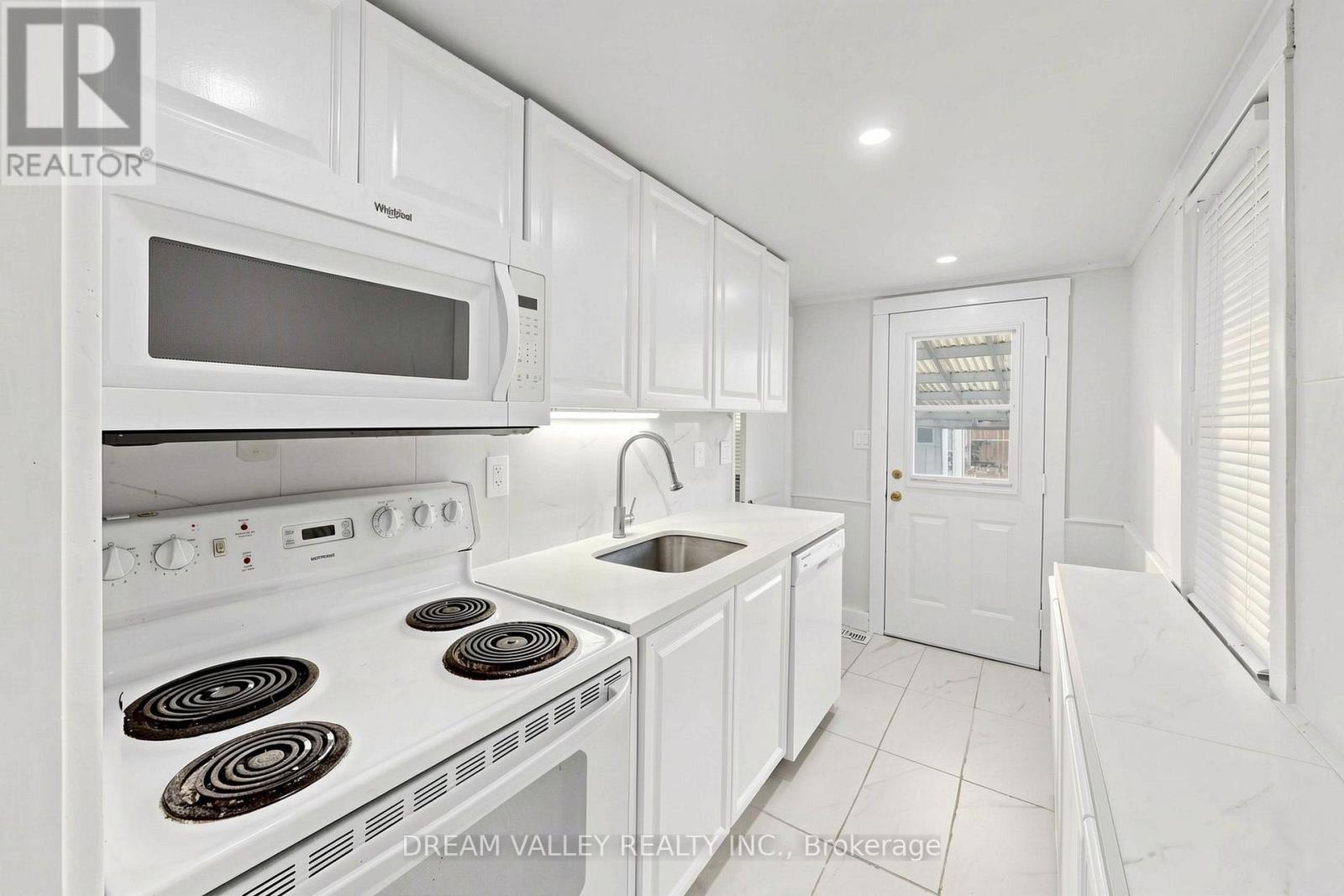47 LAUREL AVENUE - 9