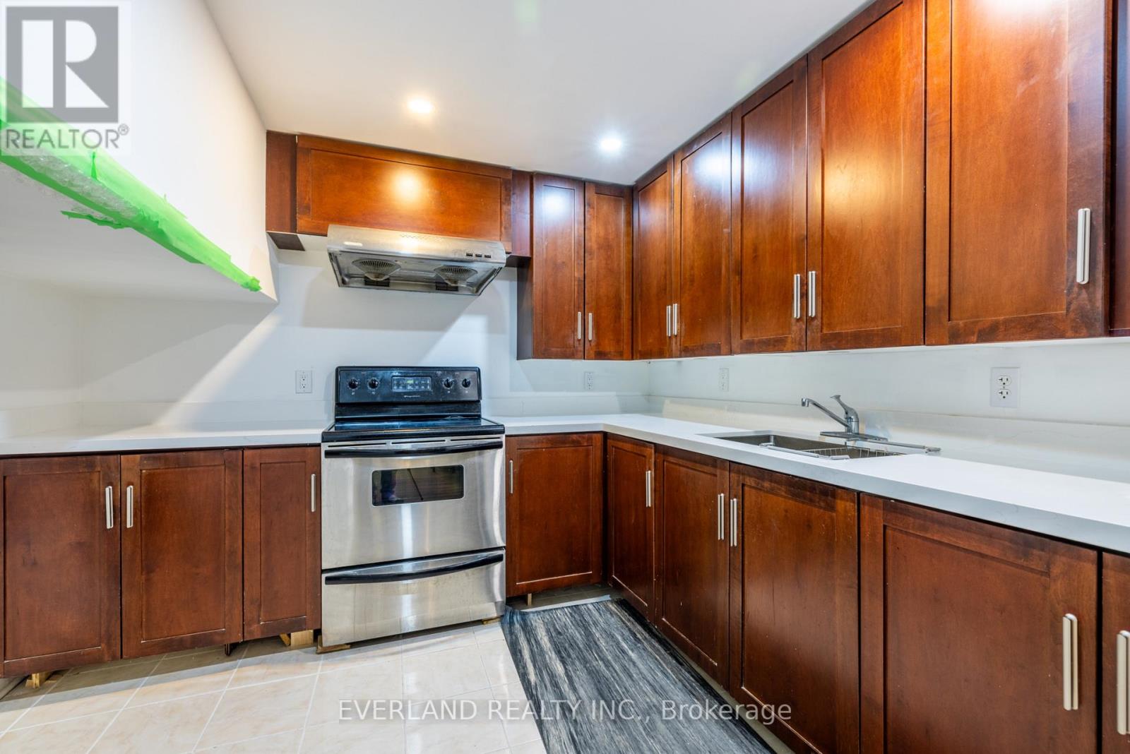 10 MEGARRY COURT - Image 31