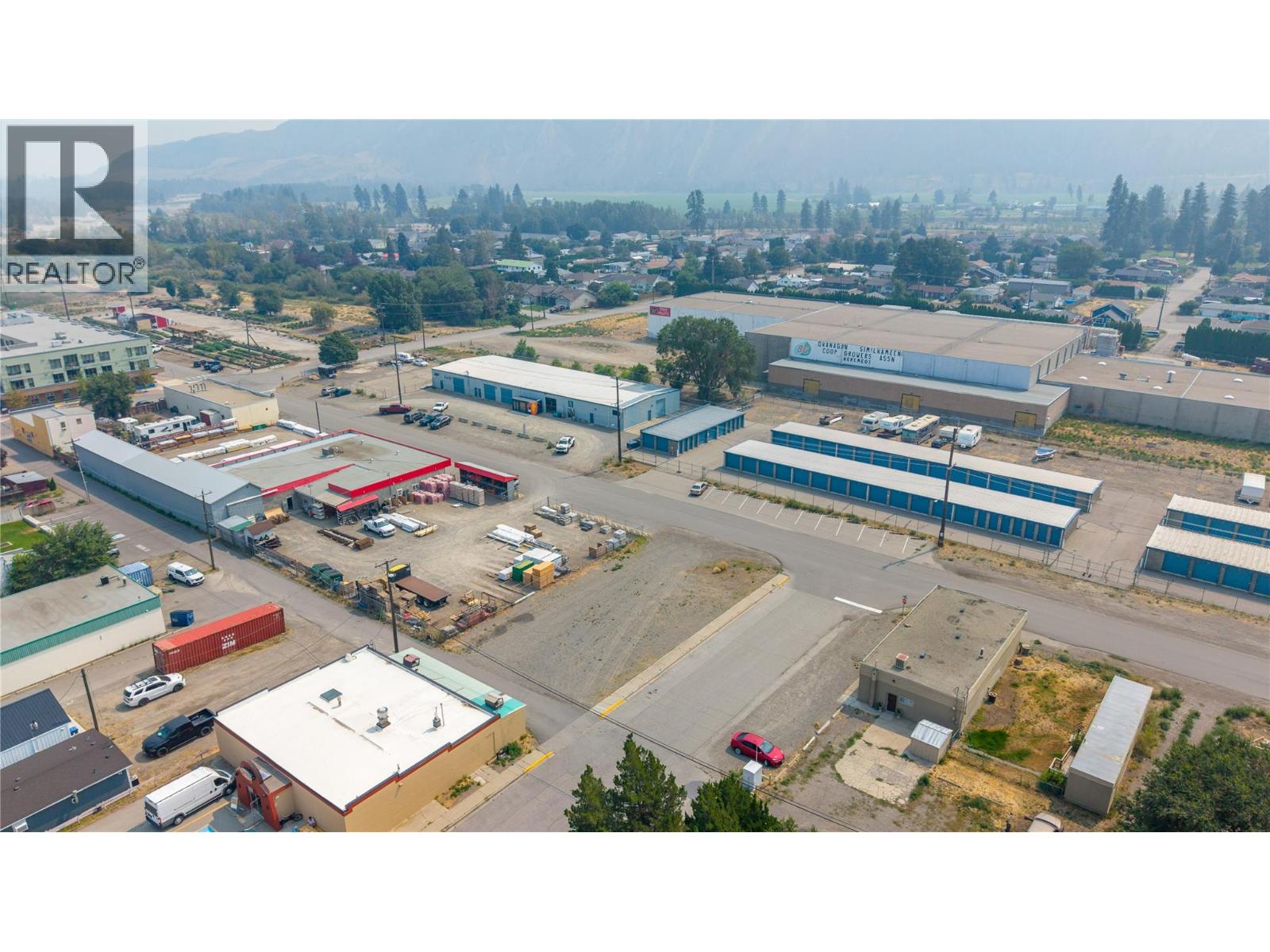 604 Veterans Avenue, Keremeos