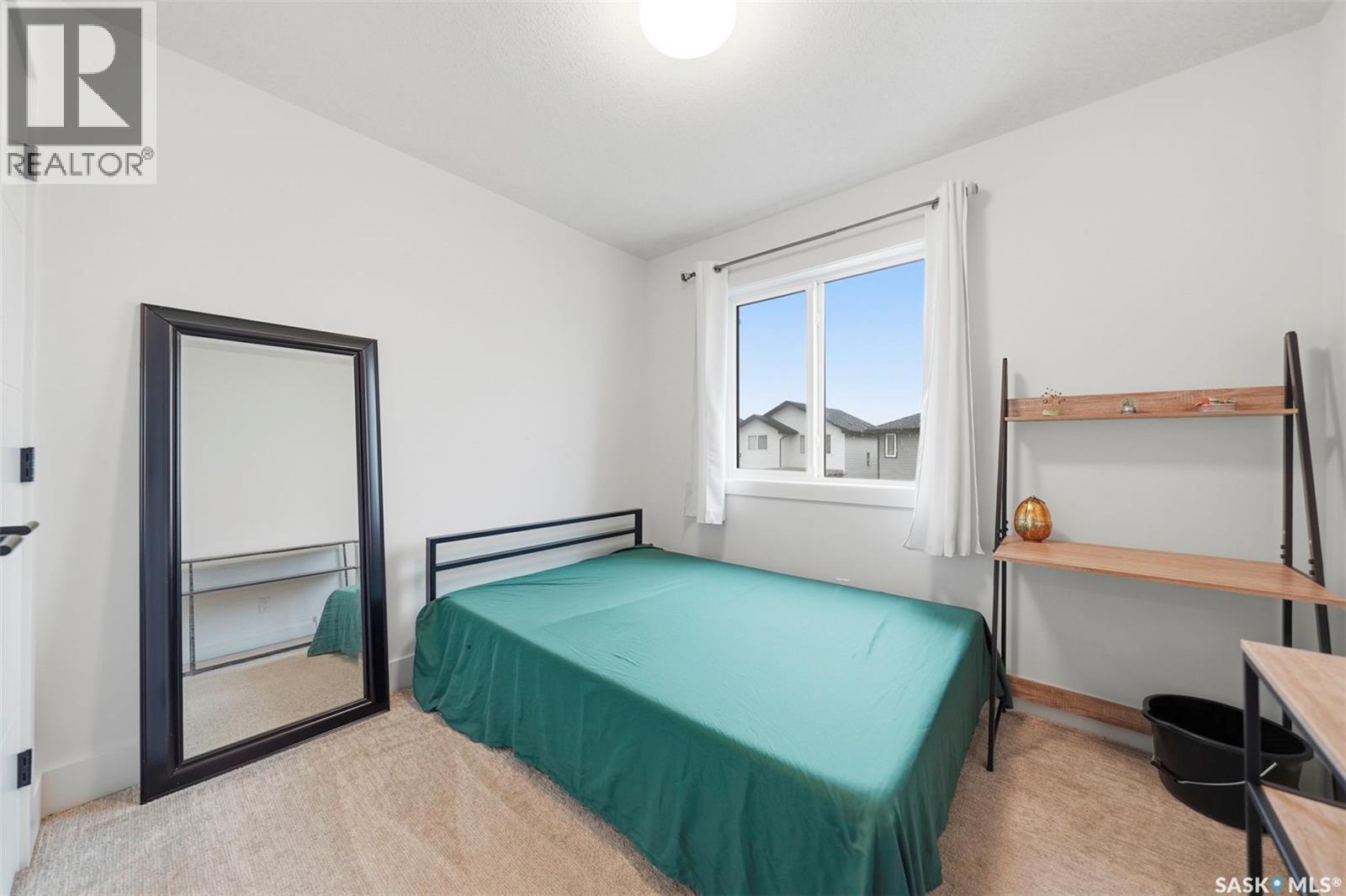 132 Rosewood BOULEVARD E - Image 25