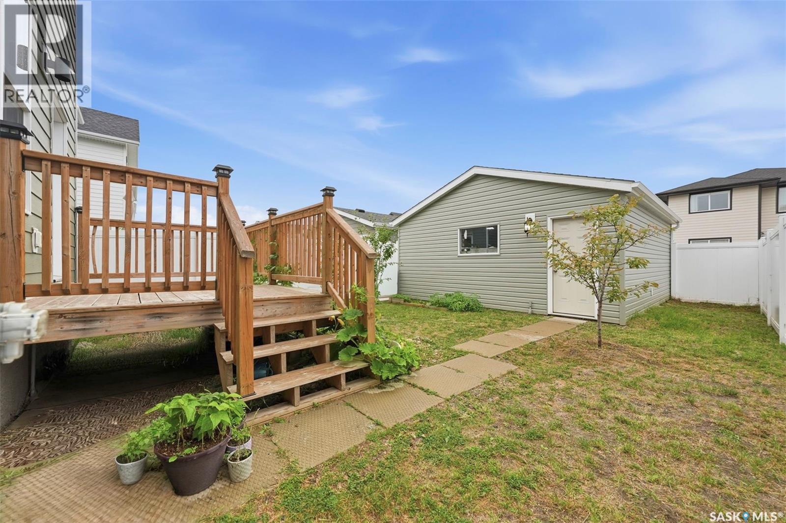 132 Rosewood BOULEVARD E - Image 40
