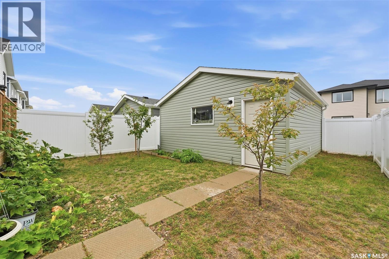 132 Rosewood BOULEVARD E - Image 41