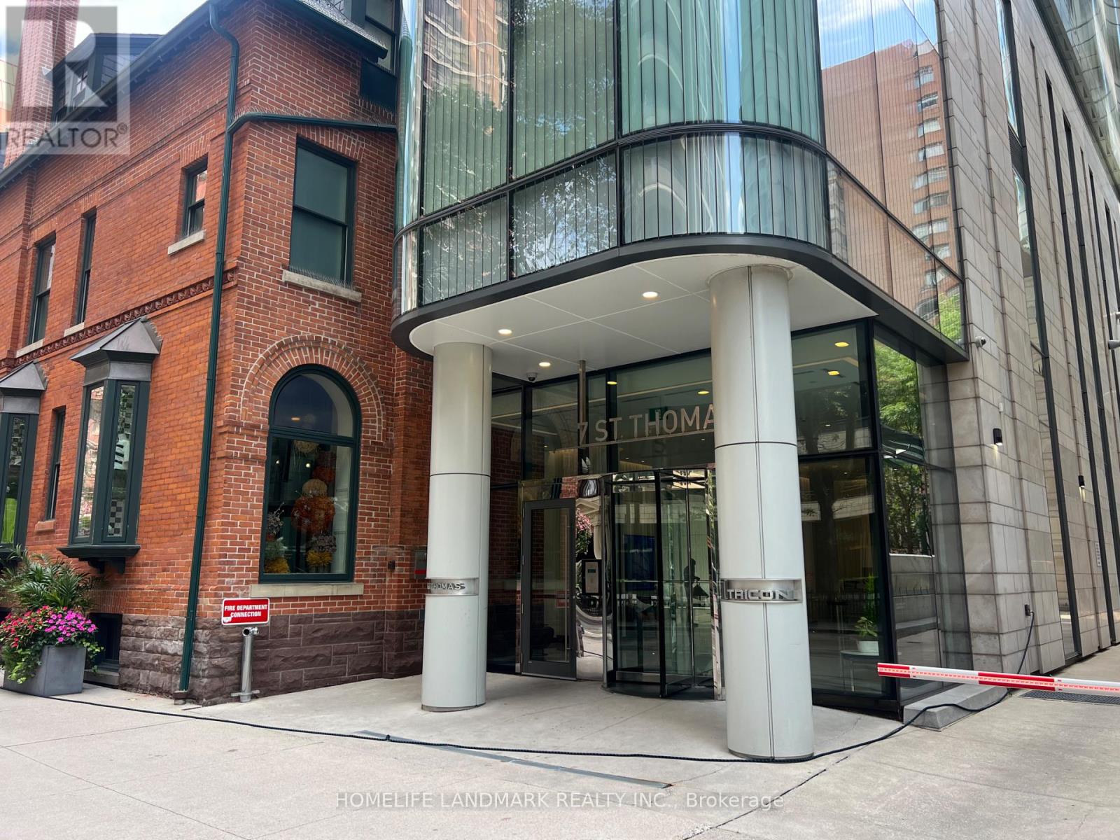Property for sale at 209 - 7 ST THOMAS STREET