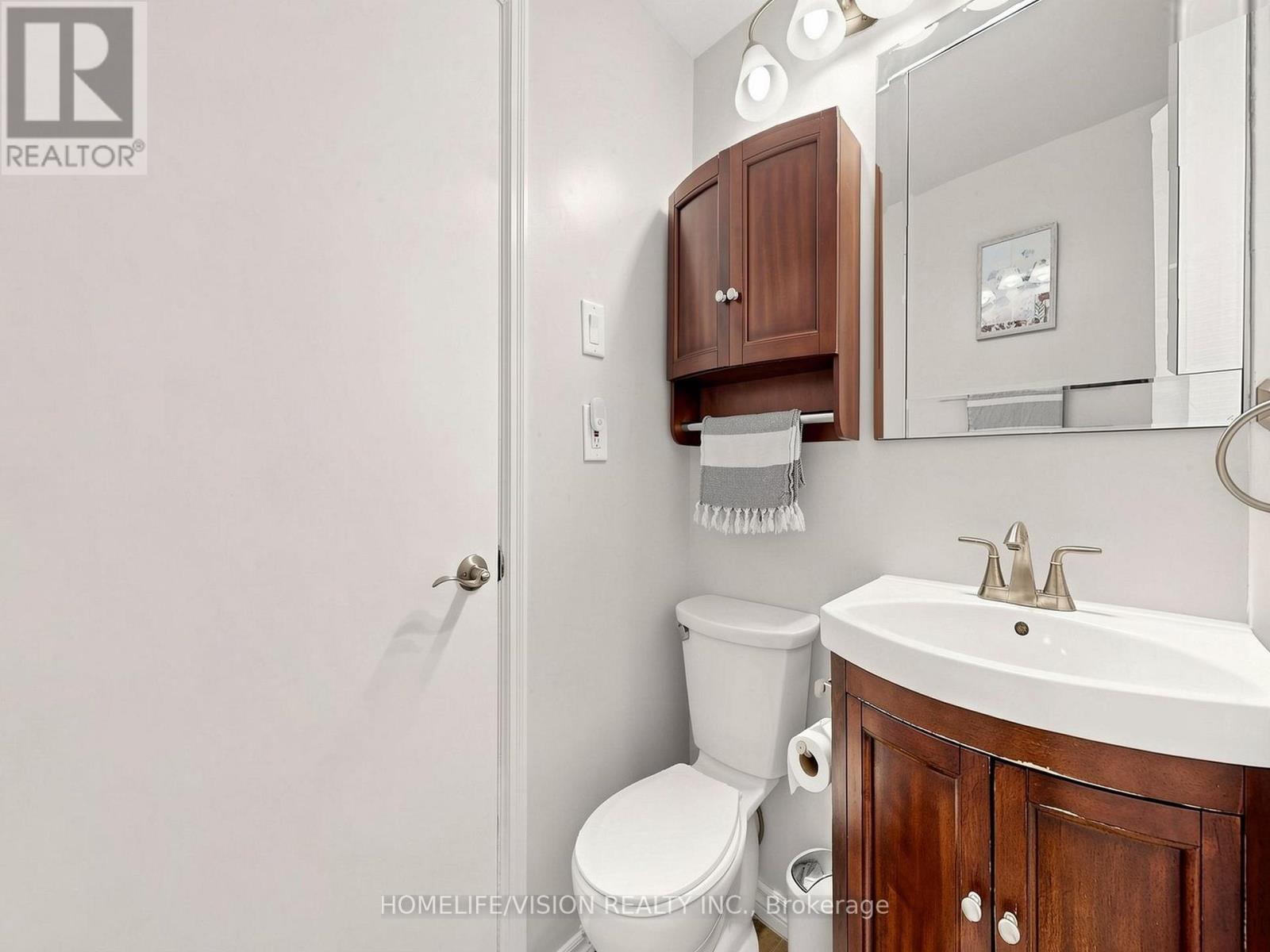 9 LYNDFIELD CRESCENT - Image 35