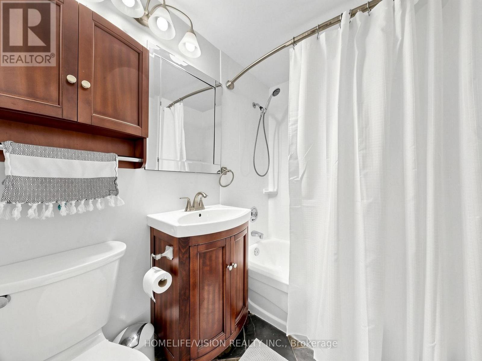 9 LYNDFIELD CRESCENT - Image 36
