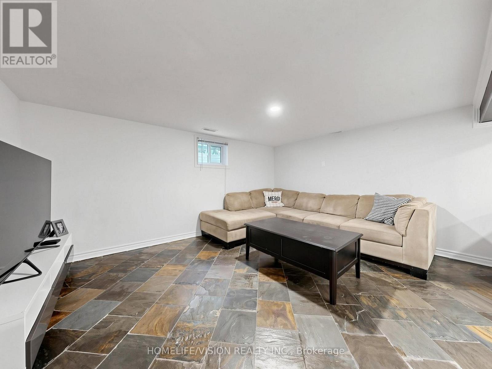 9 LYNDFIELD CRESCENT - Image 37
