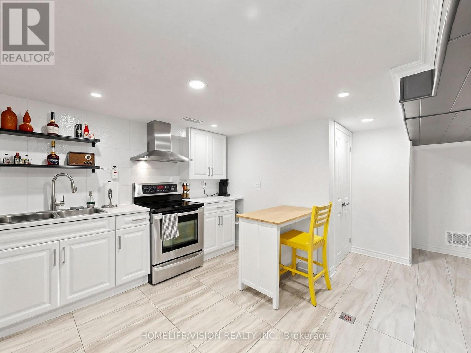9 LYNDFIELD CRESCENT - Image 40