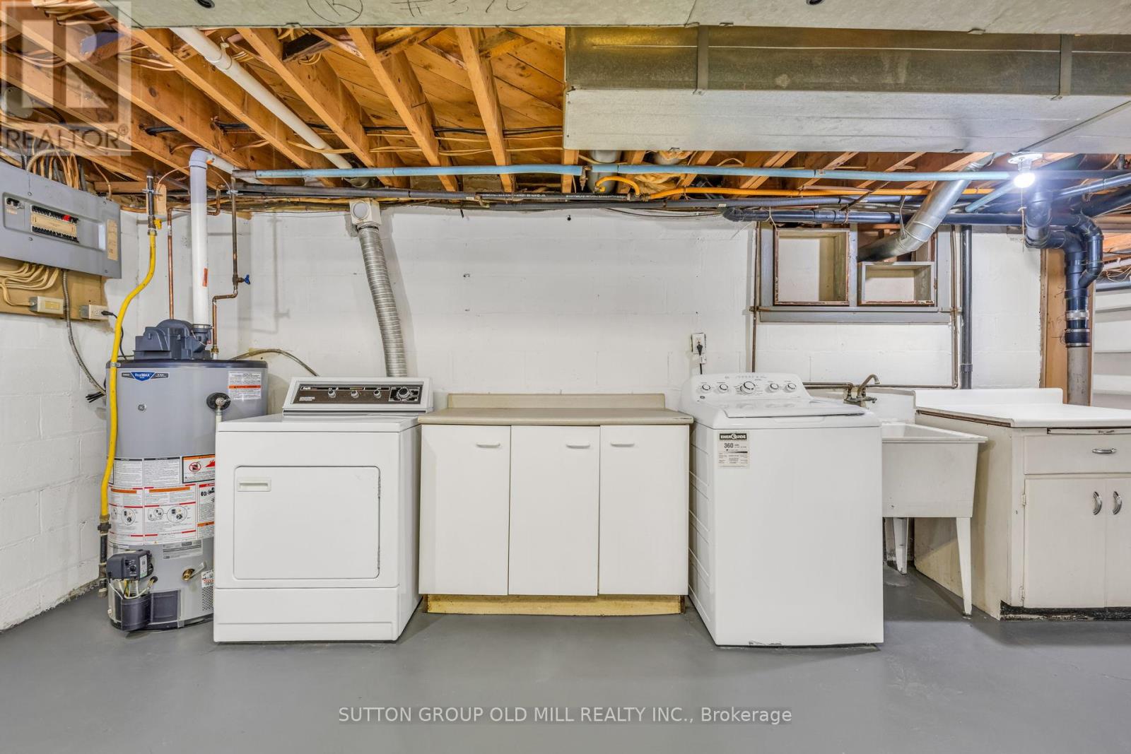 29 ROBIN HOOD ROAD - 25