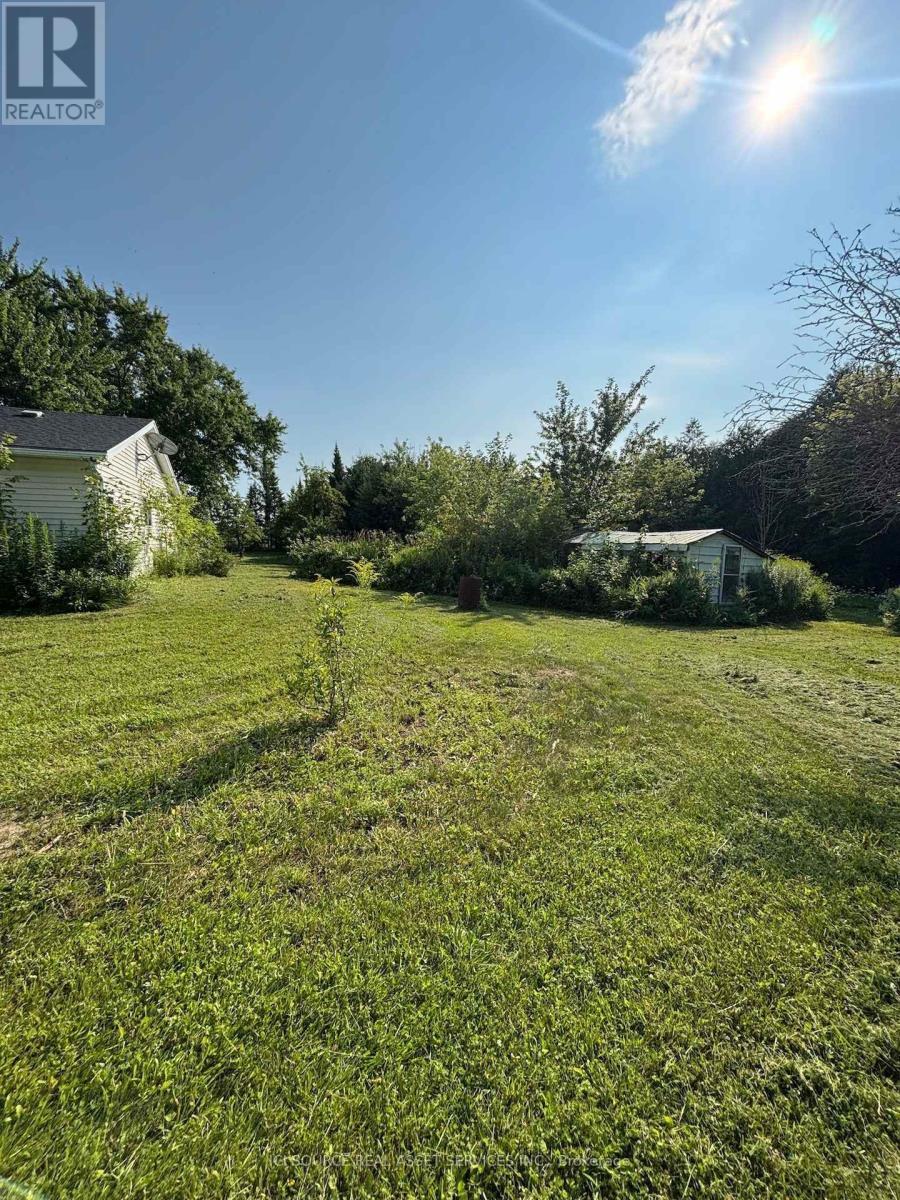 1900 BRUCE ROAD 15 - 33