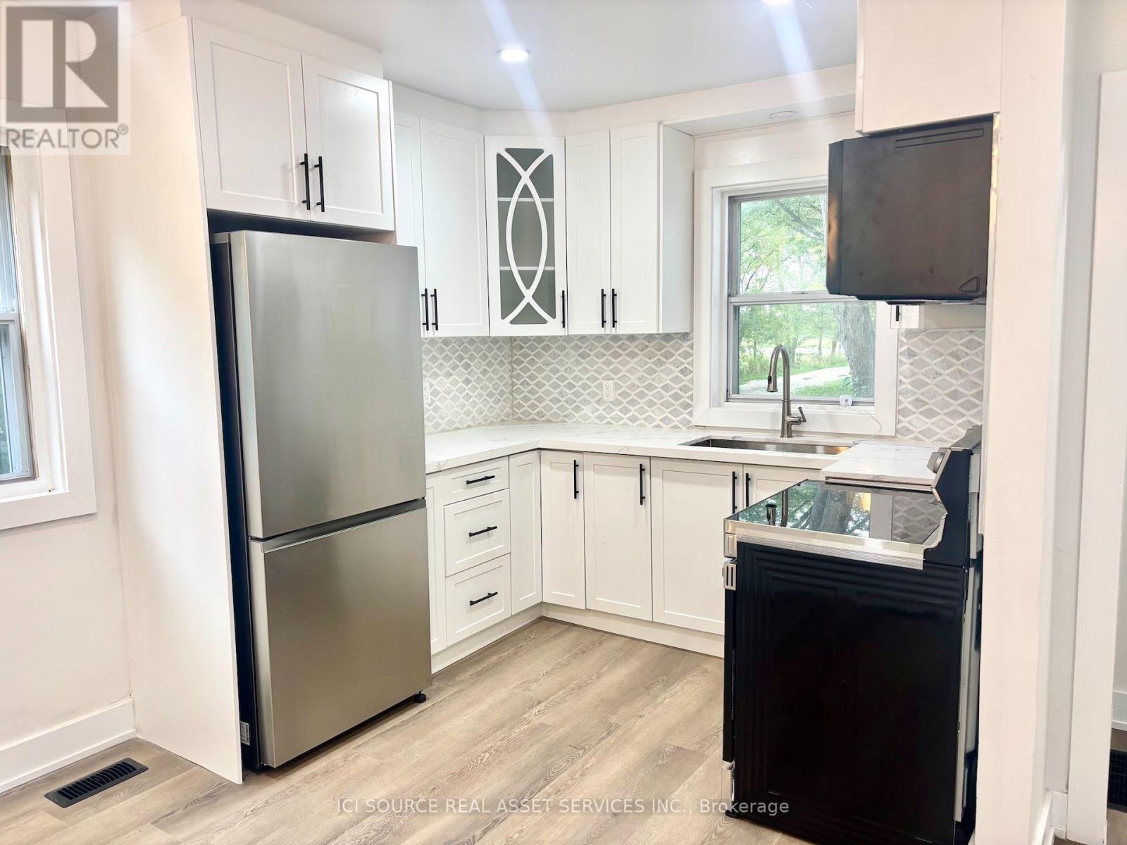 1900 BRUCE ROAD 15 - 4