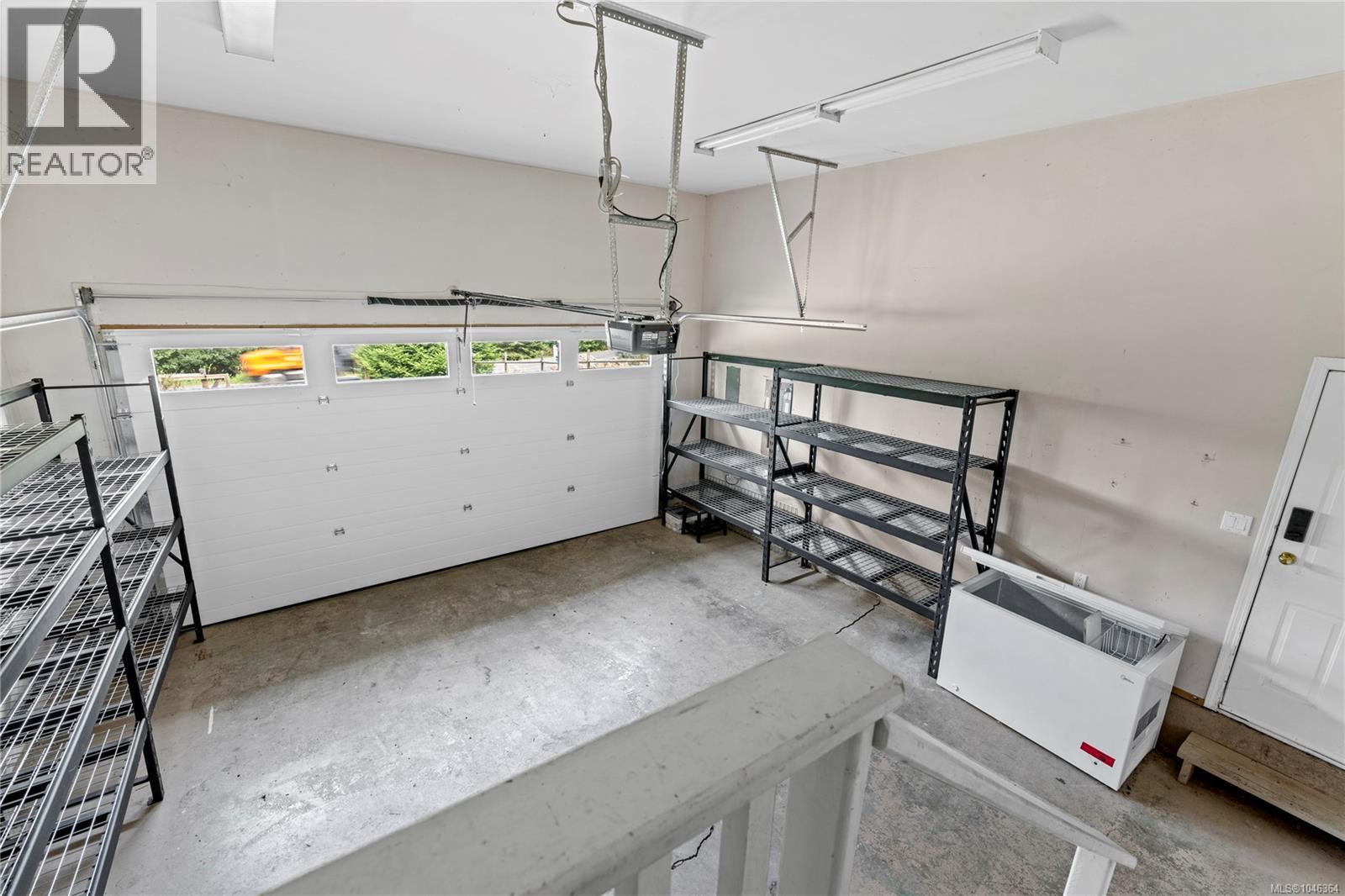 3104 Dolphin Dr - Image 16